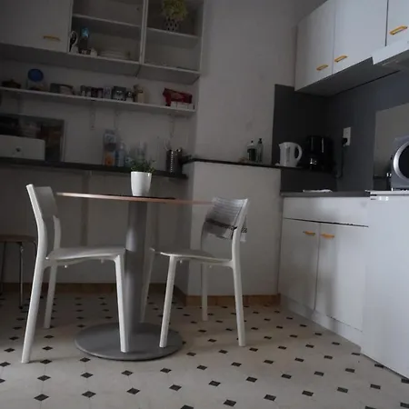 Studio 2 Pieces Sans Cuisine - Gare De Liege Guillemins * Liege